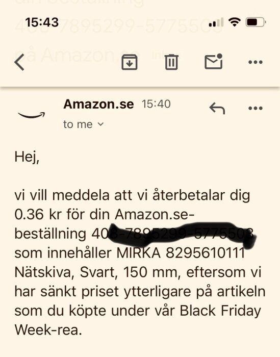 E-post från Amazon.se om återbetalning av 0.36 kr för prissänkt artikel efter Black Friday-köp.