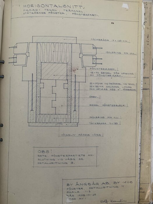 Arkitektonisk ritning av fasadsnitt med tegel, träpanel, fönsterdetaljer, isolering och noteringar, daterad 1978.