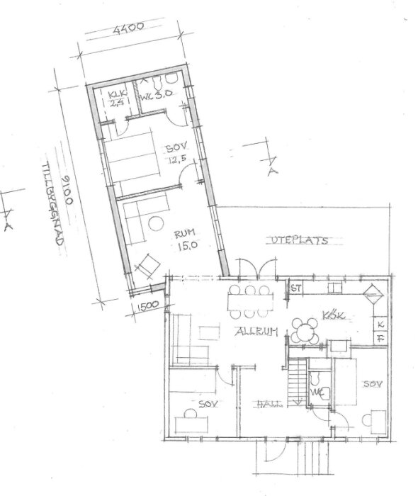 Arkitektonisk ritning av en lägenhetsplan, innehåller mått och rum beskrivningar.