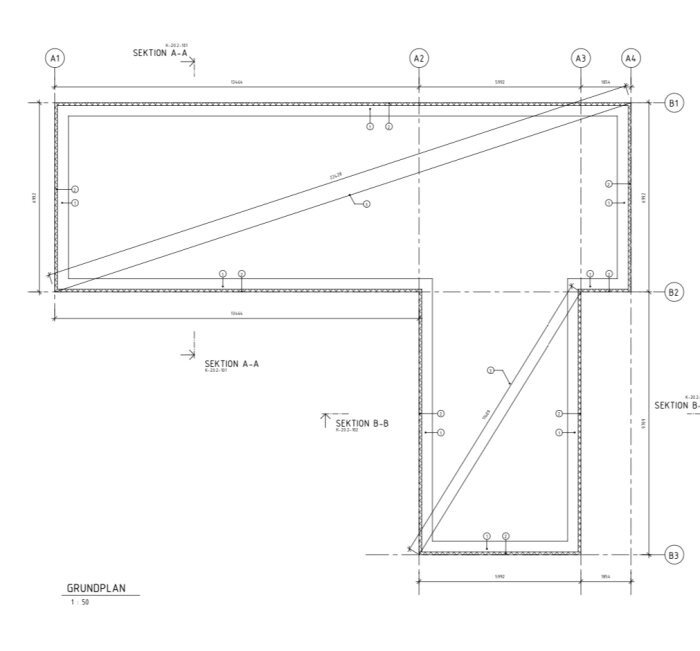 Teknisk ritning, grundplan, sektioner A-A och B-B, måttsatt, skala 1:50, konstruktionsdetaljer, ingenjörsarbete.