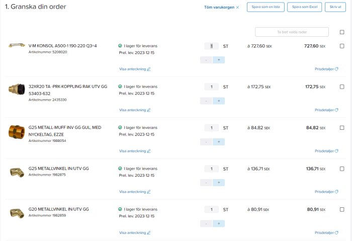 Skärmdump av en online shoppingkorg som innehåller rörkopplingsartiklar med priser i SEK.