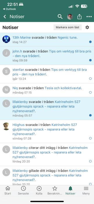 Skärmdump av notiser från en e-postapp, visar inkomna svar och interaktioner i forumtrådar.