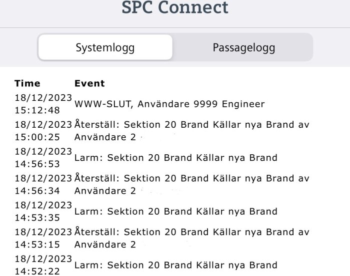 Skärmbild av en systemlogg som visar händelser relaterade till larm och återställningar för brand i en sektion.