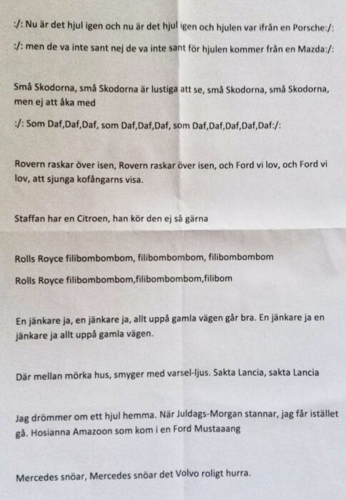 Svensk text med lekfulla sångverser om bilar och hjul.