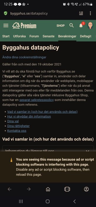 Skärmdump av en webbsida som visar en dataskyddspolicy och ett meddelande om annonsblockering.