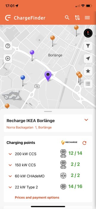 Mobilapp med karta visar laddstationer för elbilar i Borlänge, Sverige, och tillgängligheten hos laddningspunkter.