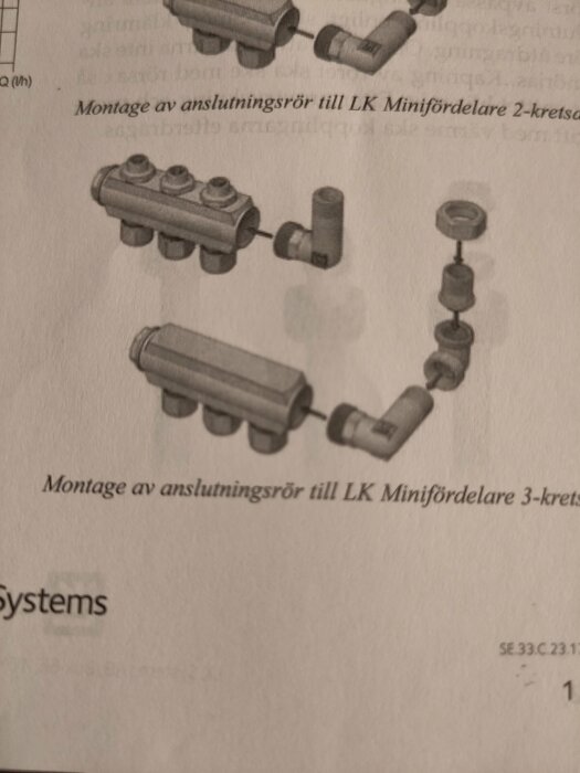 Monteringsinstruktioner, rörkopplingar, delar spridda, svartvitt, teknisk dokumentation, inomhus VVS, instruktionsmanual.