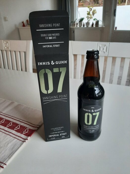 Ölflaska och förpackning - Innis & Gunn, Vanishing Point, Imperial Stout, dubbel fatlagrad, begränsad upplaga, 11% ABV.