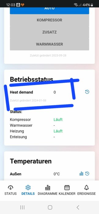Skärmbild av en app som visar status för uppvärmningssystem, inklusive kompressor och temperatur, på tyska.