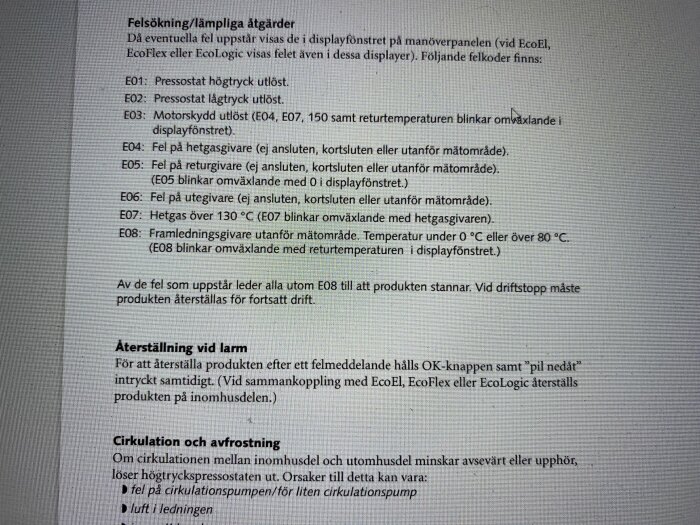 Svensk text om felsökning och åtgärder, felkoder E01-E08, informationsblad eller manual, teknisk dokumentation.