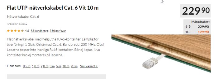 Vit, flat Cat.6 UTP-nätverkskabel, 10 meter; produktinfo och pris, trägolvbakgrund.