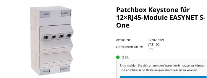 Vit patchbox för nätverkskablar, 12 RJ45-moduler, produktinformation och lagerstatusindikator.