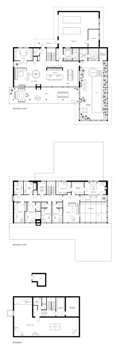 Arkitektritningar av en villa med tre våningar: källare, bottenvåning och första våning, inklusive detaljer som pool och bastu.