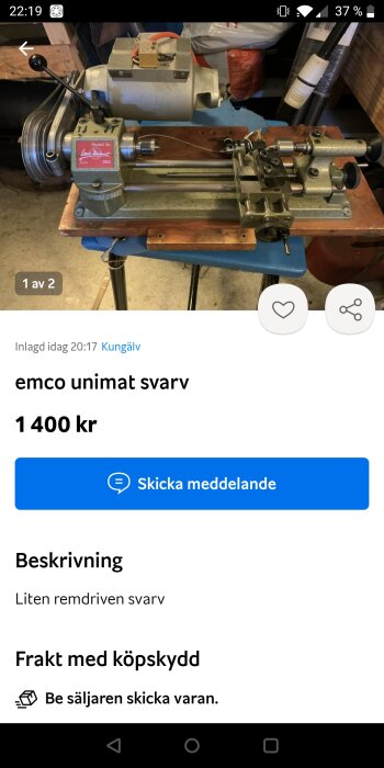 Emco Unimat svarv till salu, liten, remdriven, industriellt verktyg, grå, monterad på träbräda.