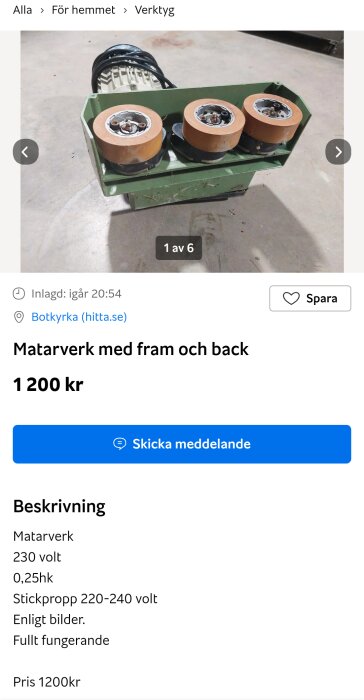 Industriellt matarverk, fyra bruna hjul, elektriskt, grön ram, kabel, för försäljning, begagnad, betonggolv.