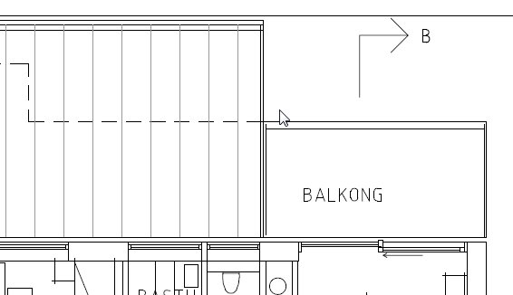 Plantegning viser hulketaget, der skal rumme en ny balkon, markeret ved et rødt streget omrids, med tilstødende enplansstruktur i turkis.