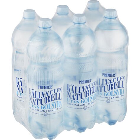 Sexpack plastflaskor med källvatten, naturlig kolsyra, märke Premier, transparent förpackning, blå text.