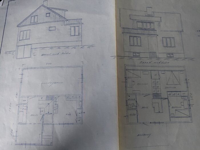 Arkitektritningar av ett hus, fasadvyer och planlösningar, handritade på papper, teknisk design, konstruktionsskisser.