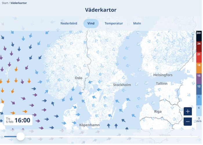 Väderkarta som visar vindstyrka och -riktning över Skandinavien och Baltikum, med temperaturgradiente.