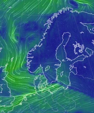 Nordeuropeisk väderkarta med vindmönster och isobarer. Vindstrålar indikerar riktningar och intensitet över Skandinavien.