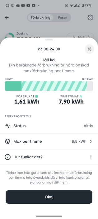 Skärmbild på mobilapp för energiförbrukning, varnar för nära överskridning av maxförbrukning per timme.