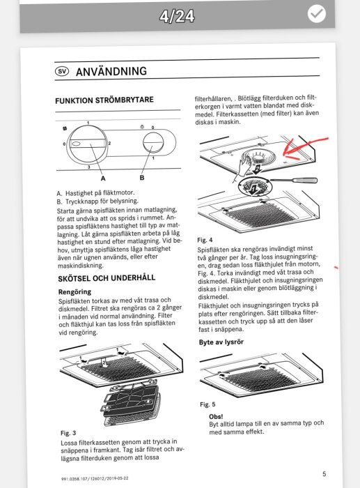 Sida ur manual som beskriver användning, funktion, skötsel, och underhåll av en köksfläkt med diagram och rengöringsinstruktioner.