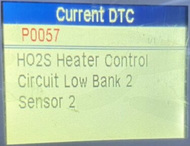 Diagnostisk felskodsläsare visar kod P0057: Lambdasondsvärmarens kretskontroll låg, Bank 2 Sensor 2.