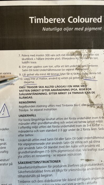 Produktblad för "Timberex Coloured", instruktioner för underhåll, säkerhet och rengöring av träbehandling.