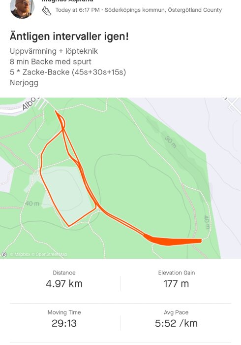 Löparträning med intervaller, kartöversikt, distans, tid, tempo och höjdförändring registrerade.