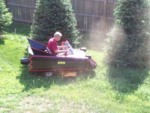 xbatmobile-lawnmower.jpeg.pagespeed.ic.nQNMghKRhJ.jpg