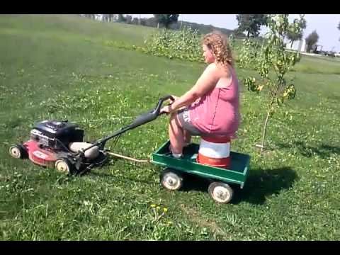 TVJ6ekdDYUdDUWcx_o_hillbilly-lawnmower-funny.jpg