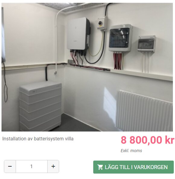 Installation av batterisystem i villa med synliga kablar och väggenheter, ojämförbar med förväntad bild.