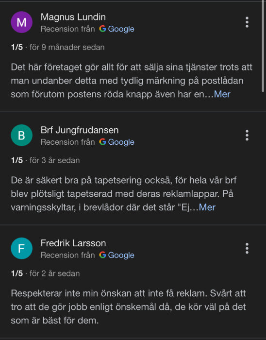 Skärmdump av negativa Google-recensioner med betyget 1/5 som kritiserar företags reklammetoder.