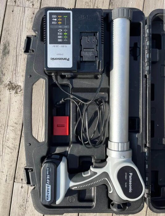 Panasonic fogpistol/spruta EY3640/EY3641 i väska med batteri och laddare.