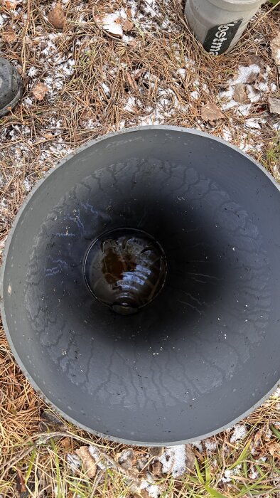 Översikt av öppen WmFilter Fosforbrunn från Wostman Ecology i utomhusmiljö.