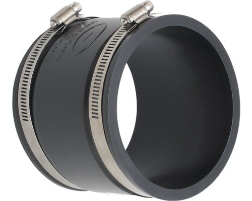 Flexibel Fernco övergångskoppling för rör 98-114 mm, av svart material med två metallklämmor.