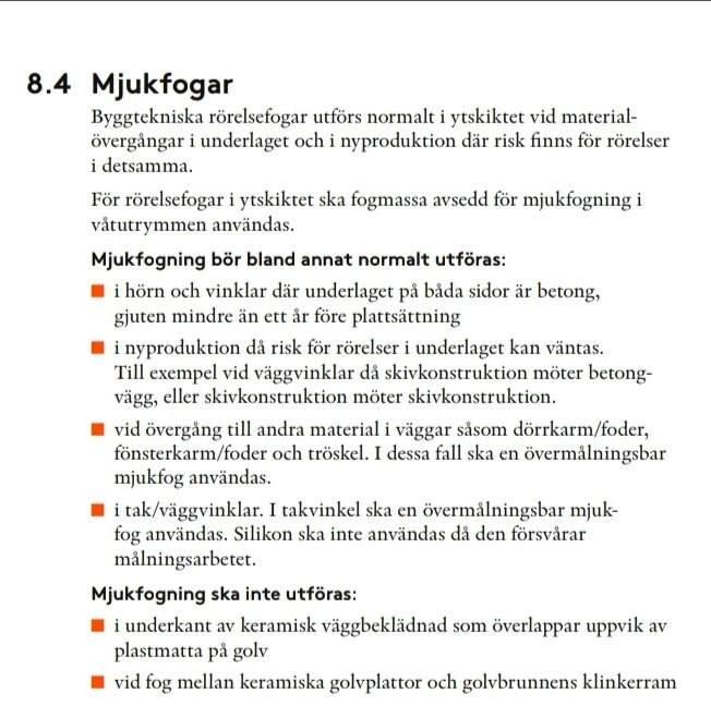 alt="Sida ur handbok som beskriver riktlinjer för användning av mjukfog i byggkonstruktioner.