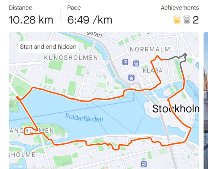 Kartskärm med markerad löprunda på 10,28 km runt Stockholm, tidspace 6:49/km.