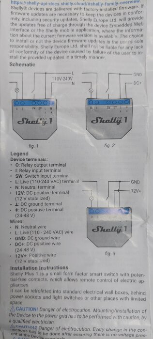 Schematisk bild av Shelly Plus 1 med anslutningsterminaler och etiketter för kablage och installationsinstruktioner.