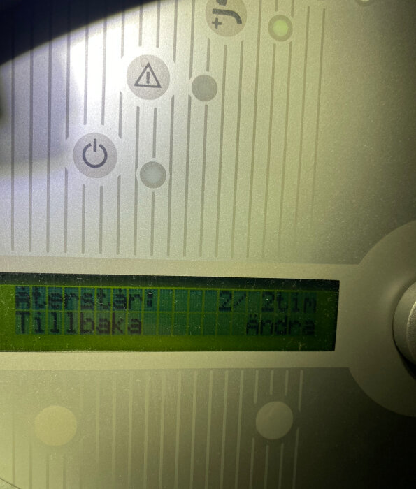 Närpanel av en IVT690 värmepump visar inställningen för '2 tim Extra varmvatten'.