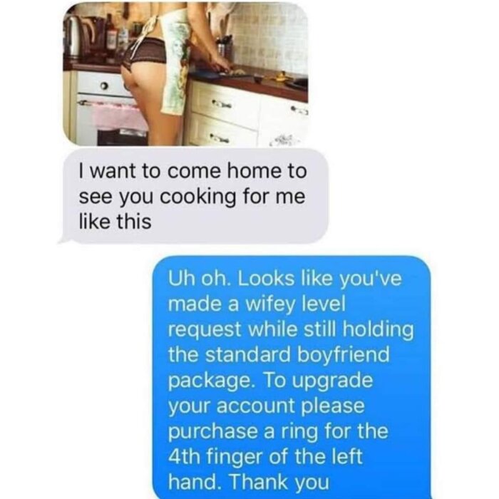 Skärmdump av en textkonversation med bild på en person som lagar mat, samt ett svarsmeddelande med humoristisk ton.
