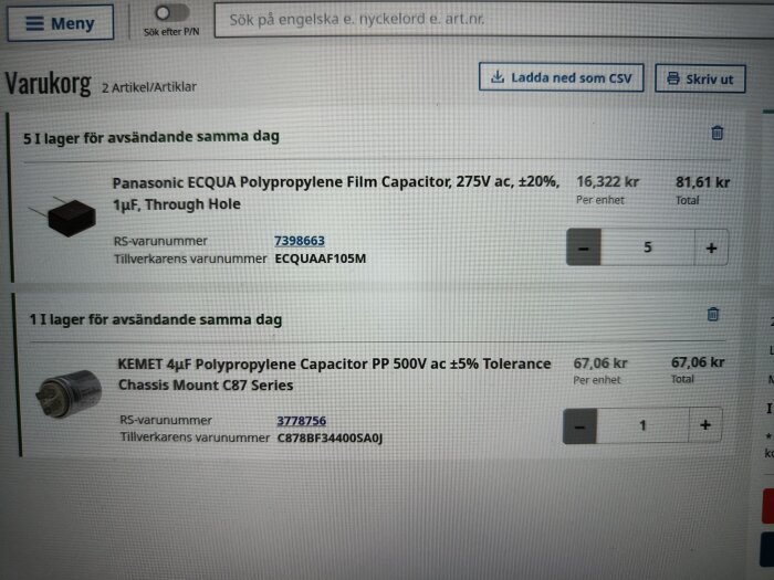 Skärmbild av varukorg med Panasonic och KEMET polypropylene kondensatorer och deras priser.