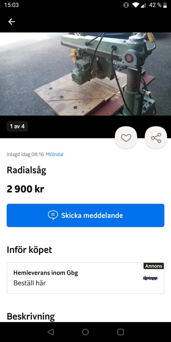 Radialsåg monterad på träskiva utomhus.