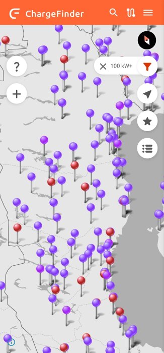 Karta över laddstationer med olika ikoner som representerar laddkapacitet, flertalet märkta över 100 kW.