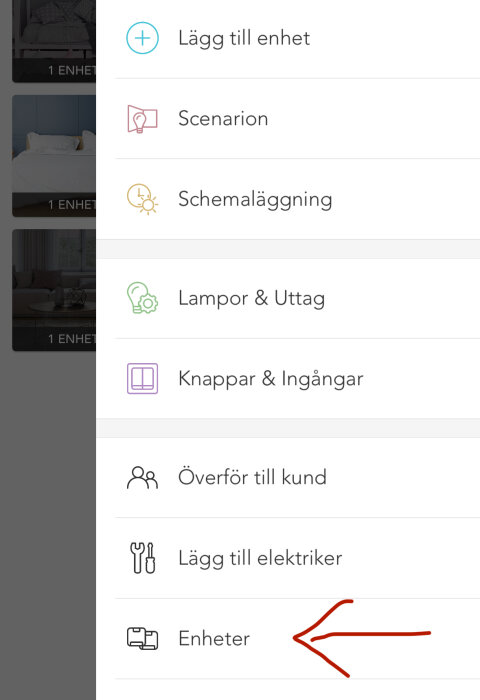 Skärmdump av en app för hemautomation visar olika menyval såsom lampor, uttag och schemaläggning.