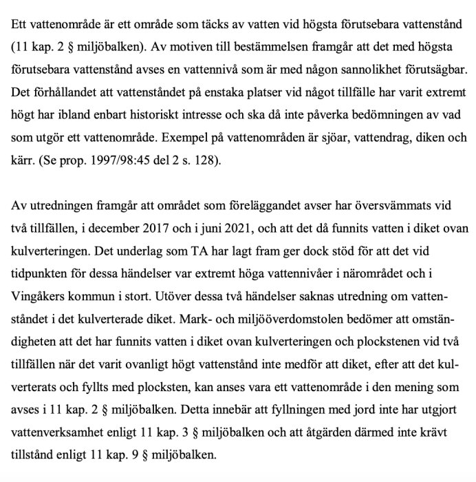 Dokument med text om regler angående vattenverksamhet enligt miljöbalken, med fokus på definitionen av vattenområden och rättsfall.