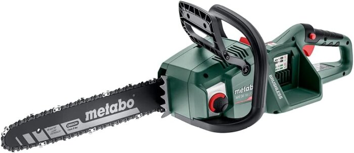 Metabos 36V motorsåg med svart blad och grön-svart handtag, visad utan batterier.