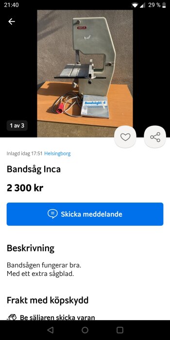 Bandsåg av märket INCA med tillbehör och extra sågblad på bord, till salu för 2 300 kr.