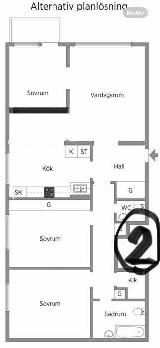 Svartvit planritning av en bostad med utmärkta rum, en större tvåa markerad, indikerande version 2 av layouten.