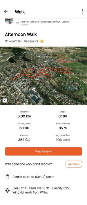 Skärmdump av en promenadaktivitet med karta, distans 5 km, tid 50:06 min, och stegantalet 6,164.